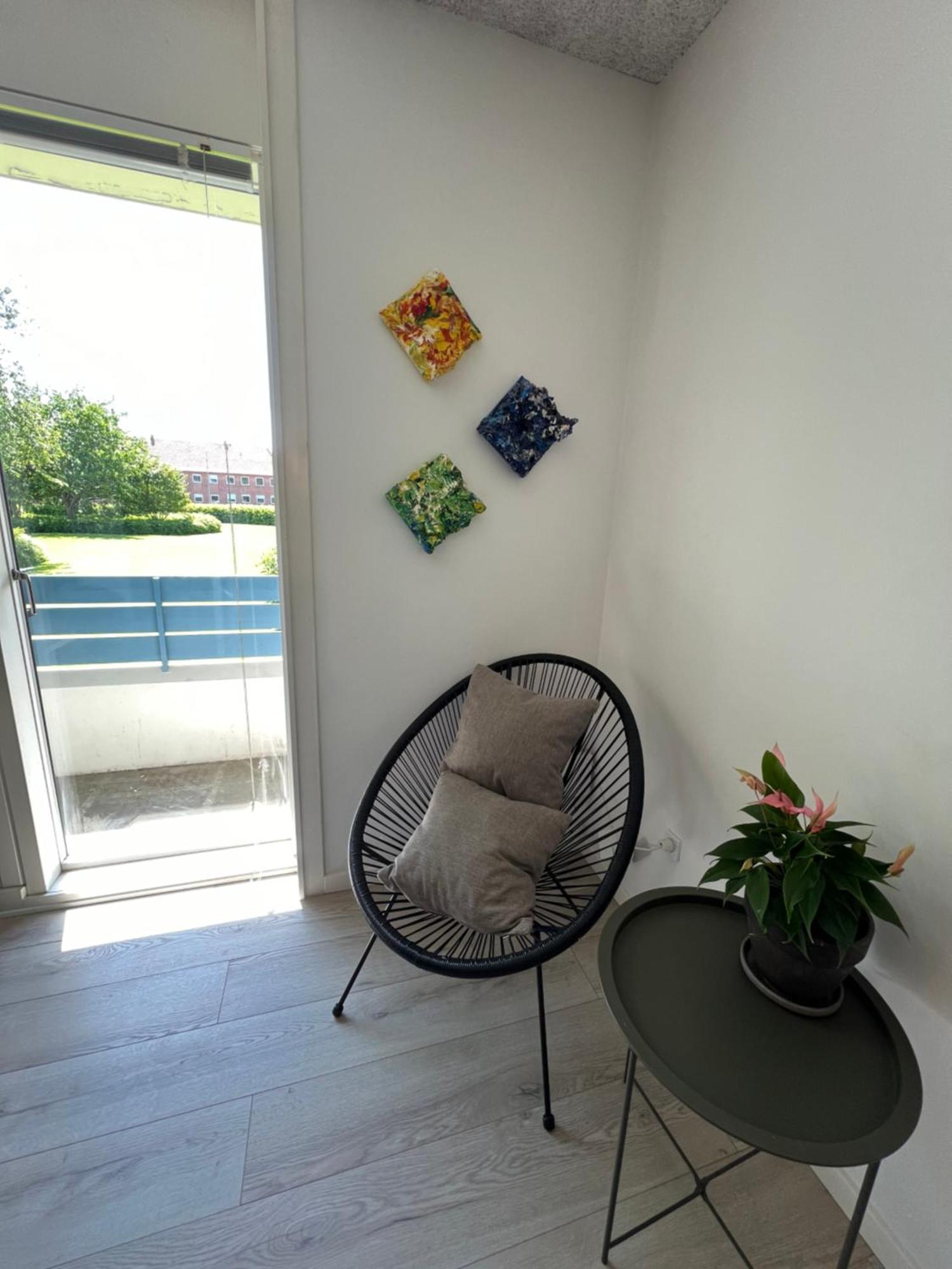 Nyrenoveret Lejlighed Med Balkon Og Parkering Esbjerg Buitenkant foto